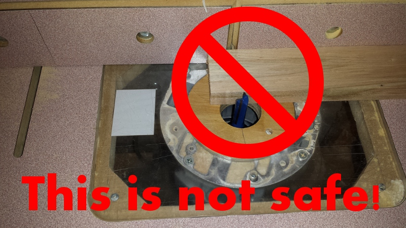 Fil:Router do not sandwich the workpiece.jpg